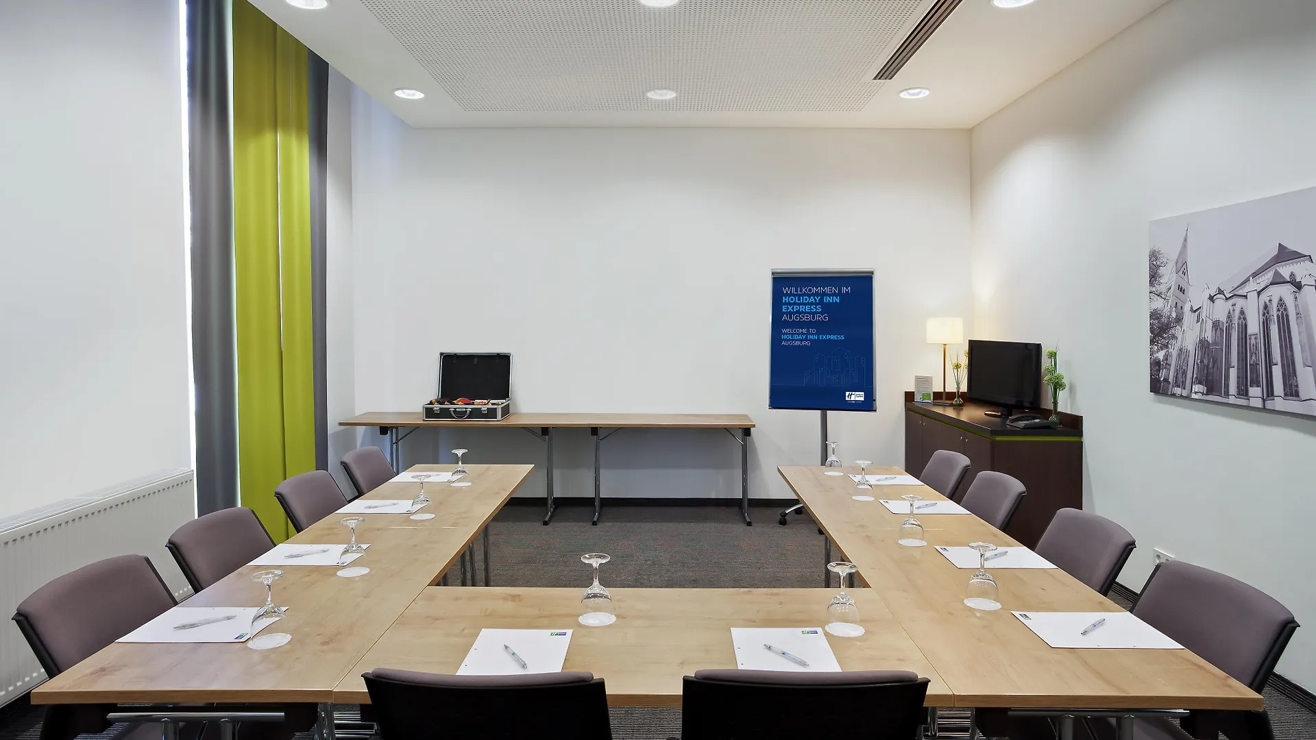 Holiday Inn Express Augsburg By Ihg Hotel
