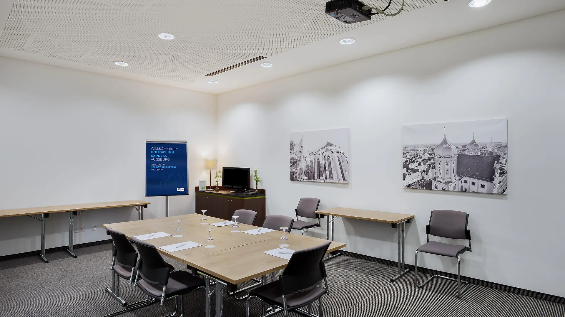 *** Hotel Holiday Inn Express Augsburg By Ihg Duitsland