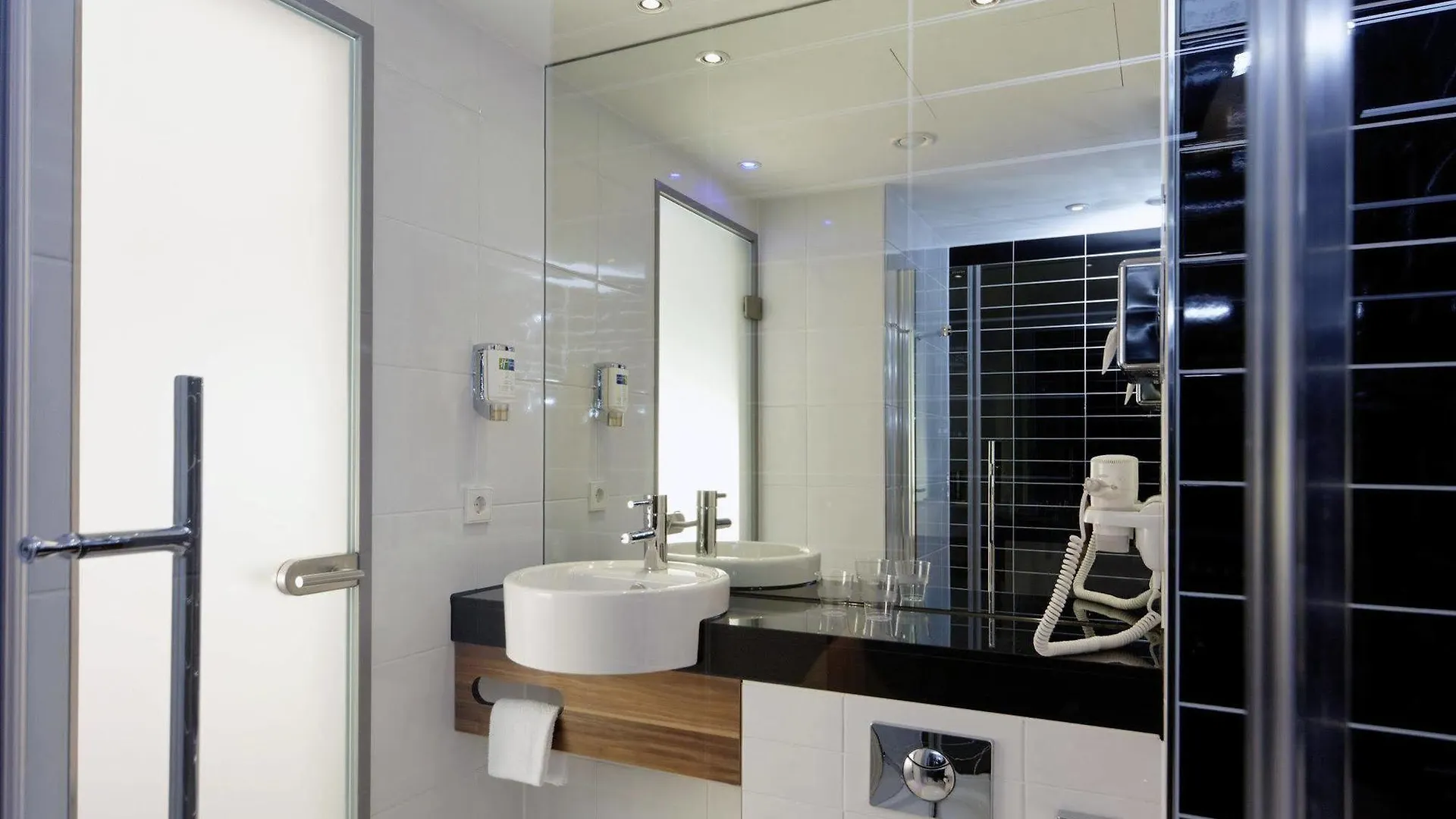 Holiday Inn Express Augsburg By Ihg